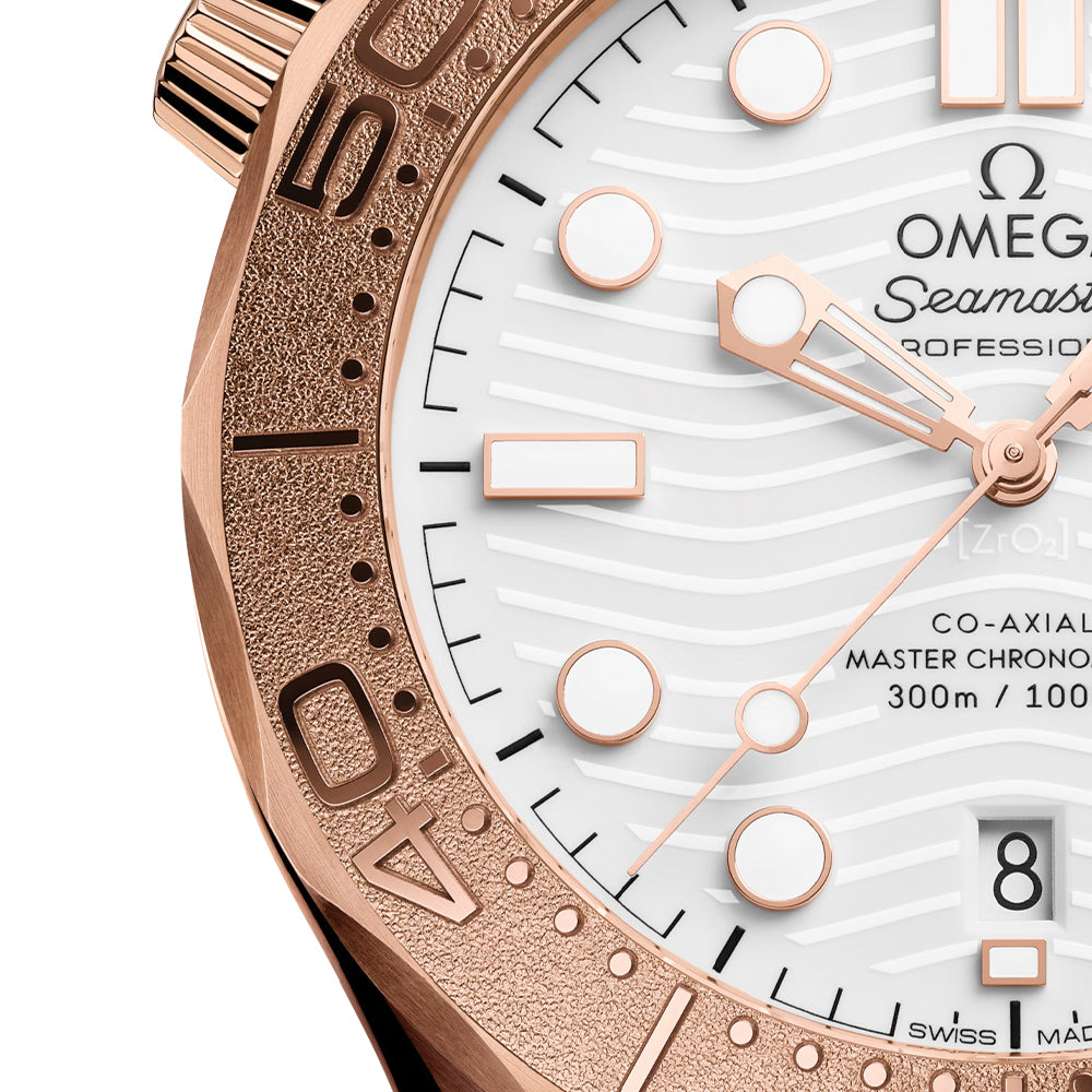 Seamaster Diver 300M Sedna? Gold 42mm - White on Rubber Strap
