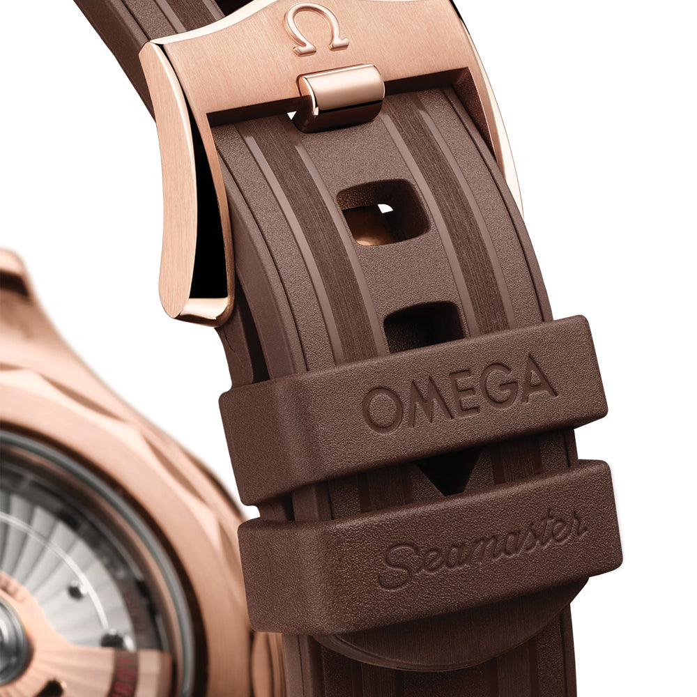 Seamaster Diver 300M Sedna? Gold 42mm - White on Rubber Strap