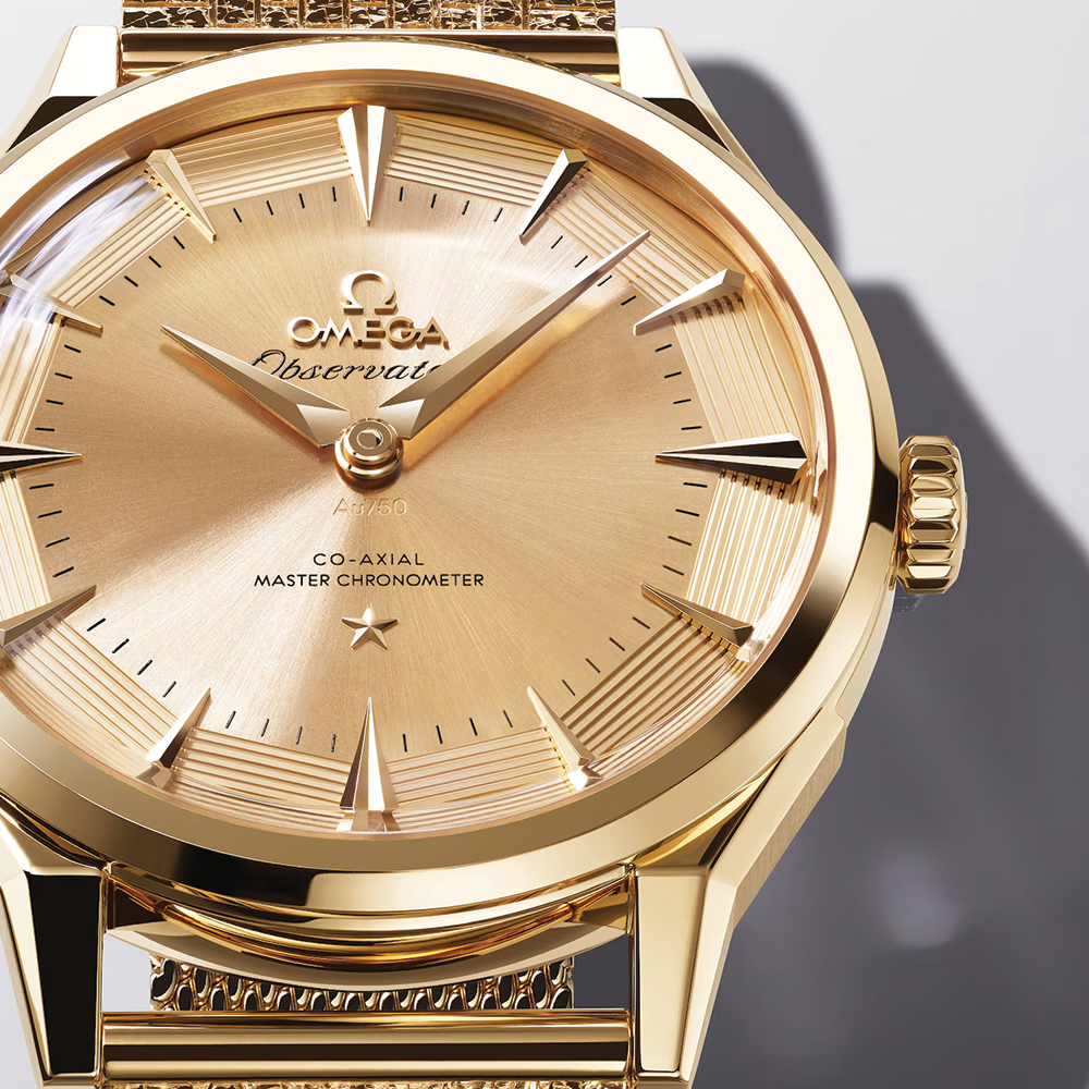 Constellation Observatory Moonshine? Gold 39.4mm - Gold on Bracelet