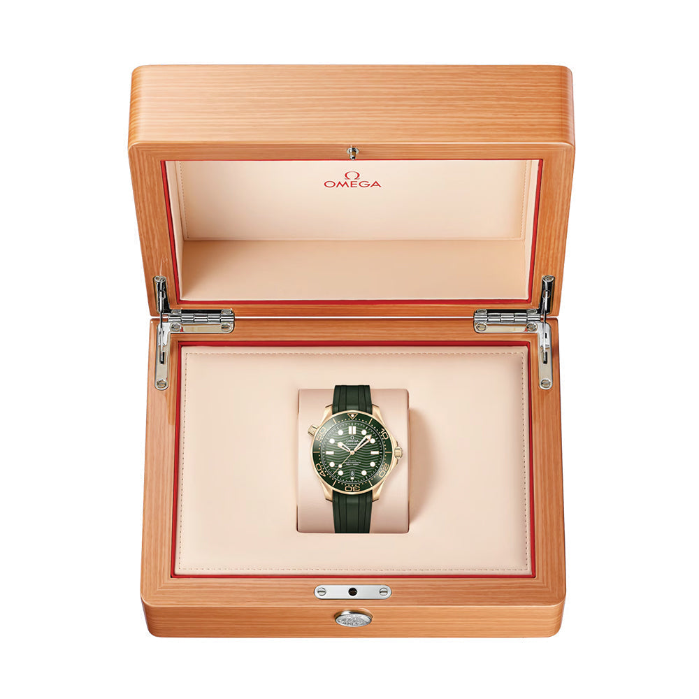 Seamaster Diver 300M Moonshine? Gold 42mm - Green on Rubber Strap