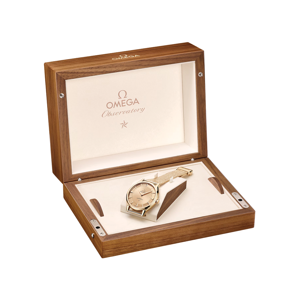 Constellation Observatory Moonshine? Gold 39.4mm - Gold on Bracelet